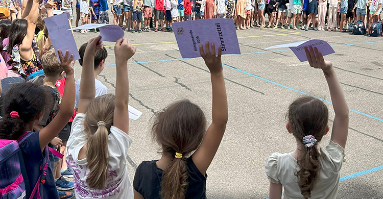 Bühl-Gemeinde als Landsgemeinde der Schule Bühl in Zürich
