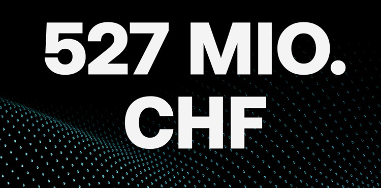 Plakat mit der Aufschrift 527 Mio. CHF, das bezeichnet die Summe der Betrugsversuche, vor denen die Challenger-Bank Revolut ihre Kunden geschützt hat