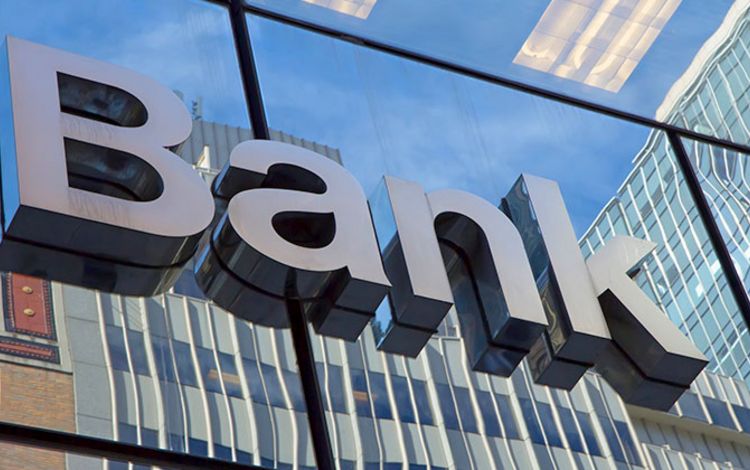 Gebäude mit der Aufschrift Bank