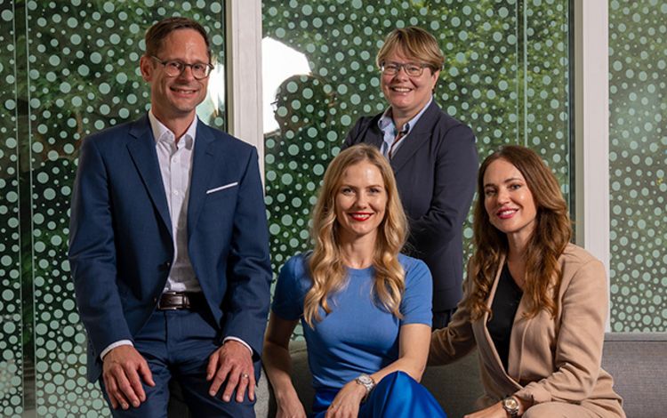 Silvan Hilfiker (CEO Hypothekarbank Lenzburg), Nadine Jürgensen (Mitgründerin Ellexx), Marianne Wildi (VR-Präsidentin der Hypothekarbank Lenzburg), Patrizia Laeri (Mitgründerin Ellexx)