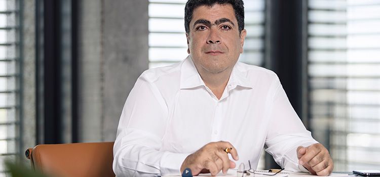 Charles Henri Sabet, Gründer und CEO der Neo-Bank FlowBank 