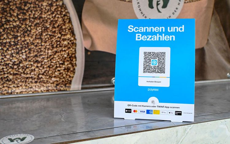 QR-Codes Kleber im Hofladen als Bezahlmethode